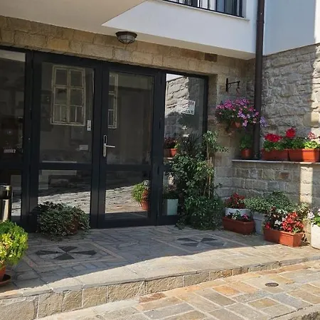 Saint Petka Veliko Tărnovo